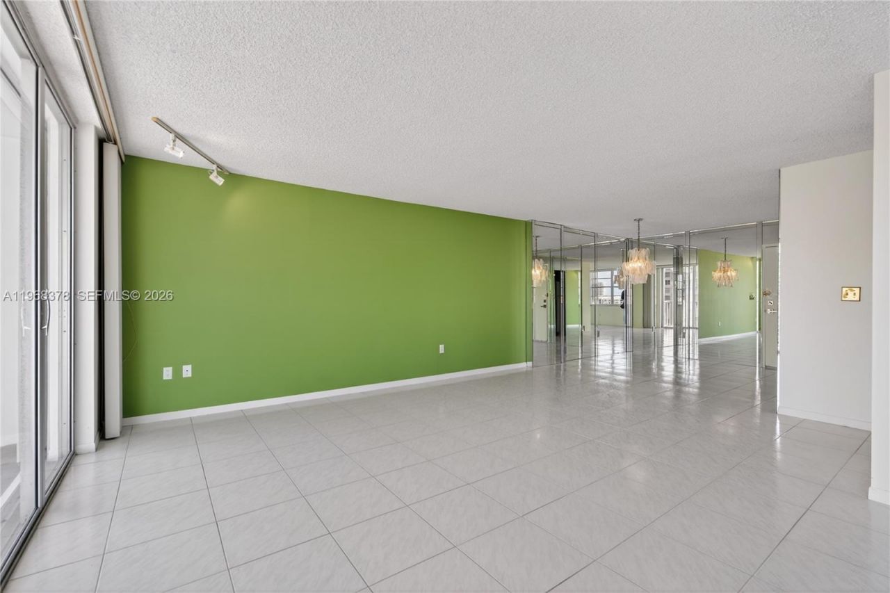 2801 NE 183rd St , Unit 1612W, Aventura, FL 33160 Photo