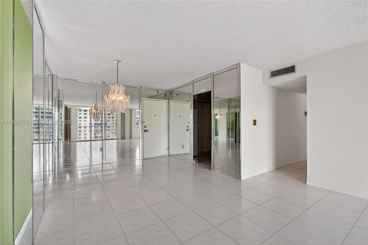 2801 NE 183rd St , Unit 1612W, Aventura, FL 33160 Photo