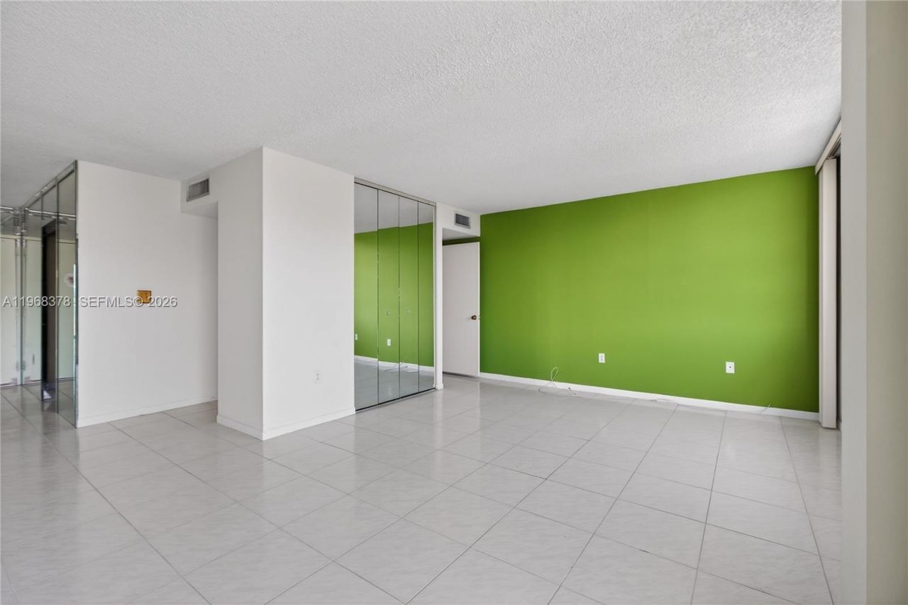 2801 NE 183rd St , Unit 1612W, Aventura, FL 33160 Photo