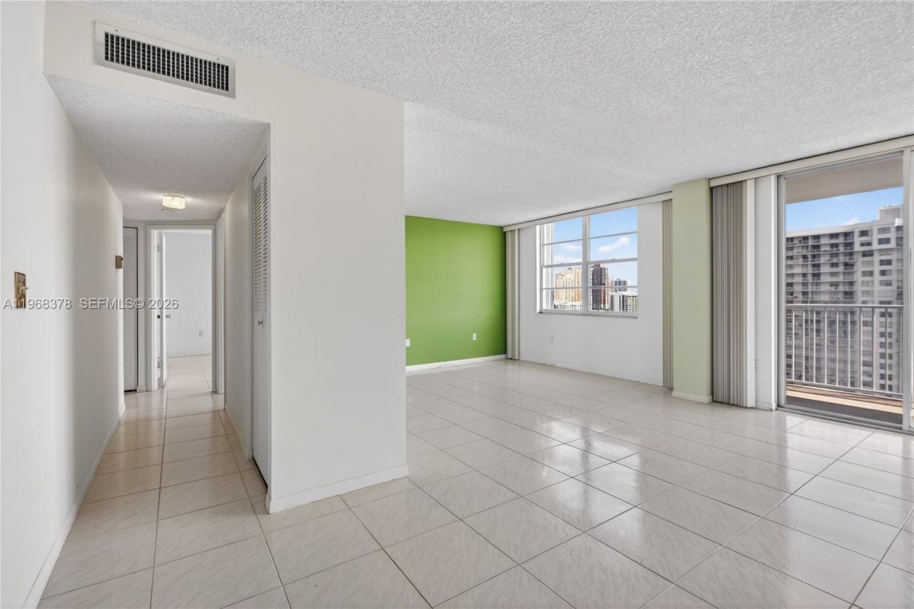 2801 NE 183rd St , Unit 1612W, Aventura, FL 33160 Photo