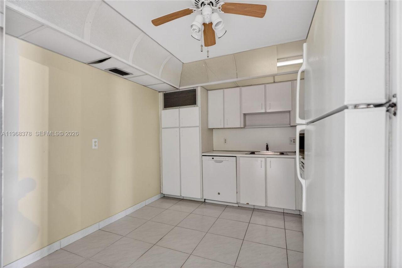 2801 NE 183rd St , Unit 1612W, Aventura, FL 33160 Photo