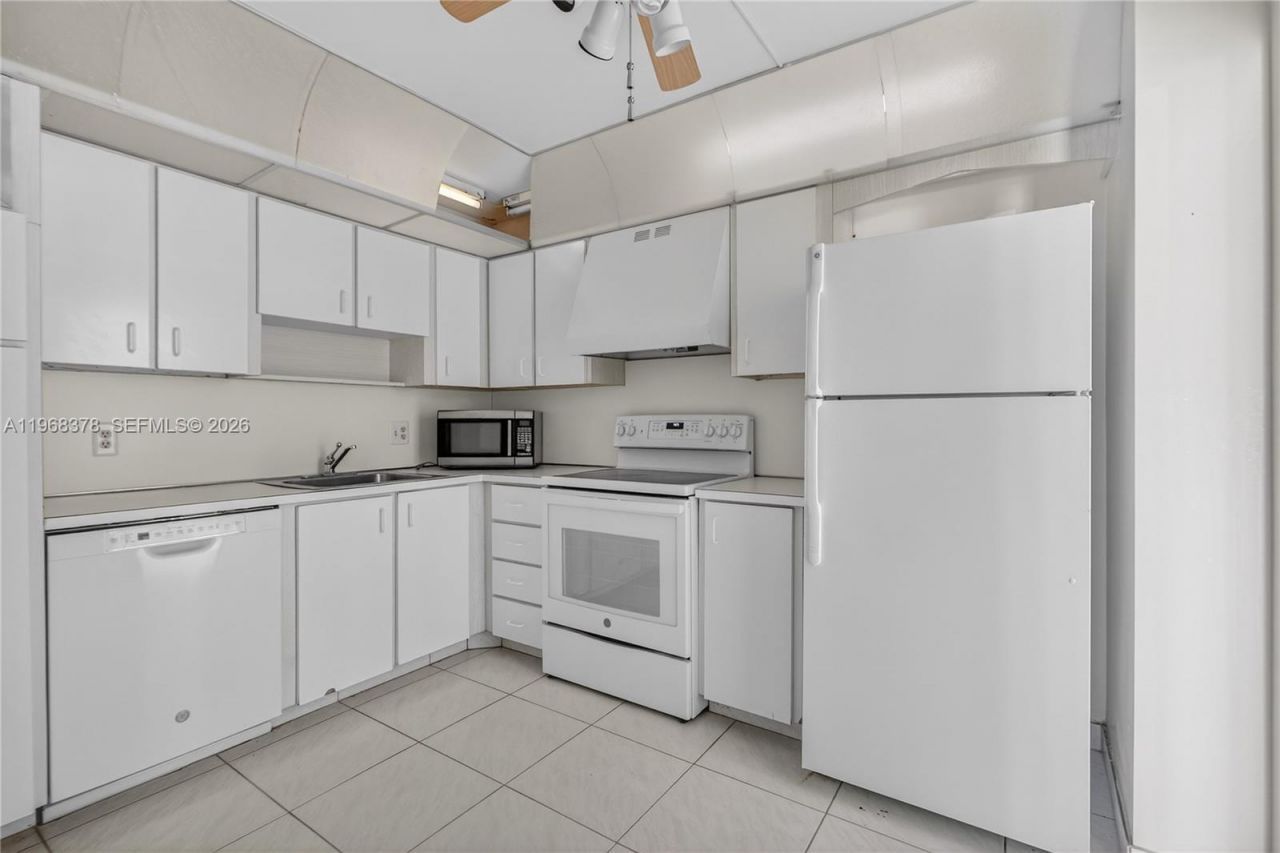 2801 NE 183rd St , Unit 1612W, Aventura, FL 33160 Photo