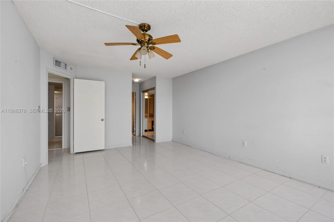 2801 NE 183rd St , Unit 1612W, Aventura, FL 33160 Photo