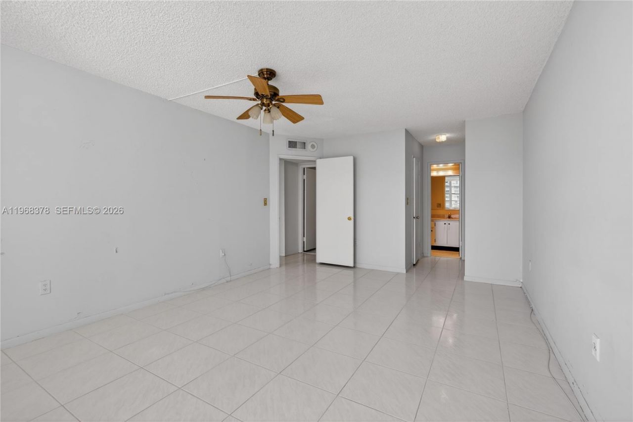 2801 NE 183rd St , Unit 1612W, Aventura, FL 33160 Photo