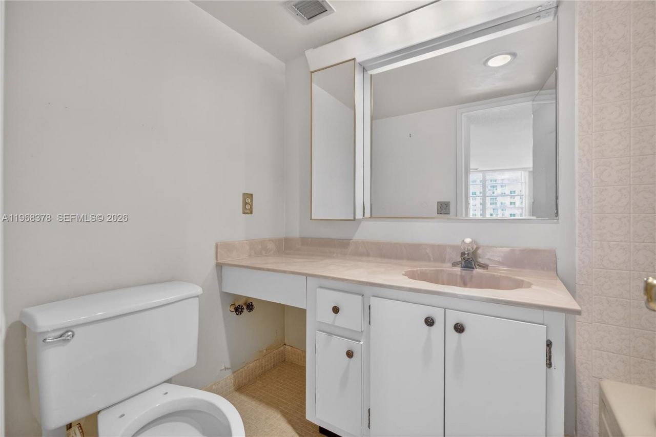 2801 NE 183rd St , Unit 1612W, Aventura, FL 33160 Photo