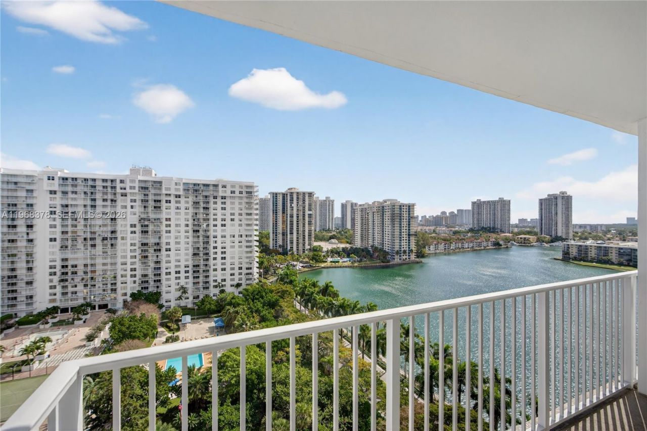 2801 NE 183rd St , Unit 1612W, Aventura, FL 33160 Photo