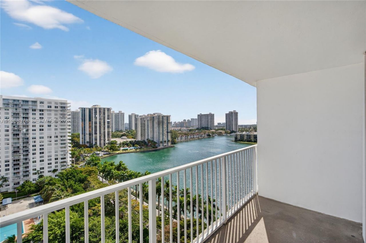 2801 NE 183rd St , Unit 1612W, Aventura, FL 33160 Photo