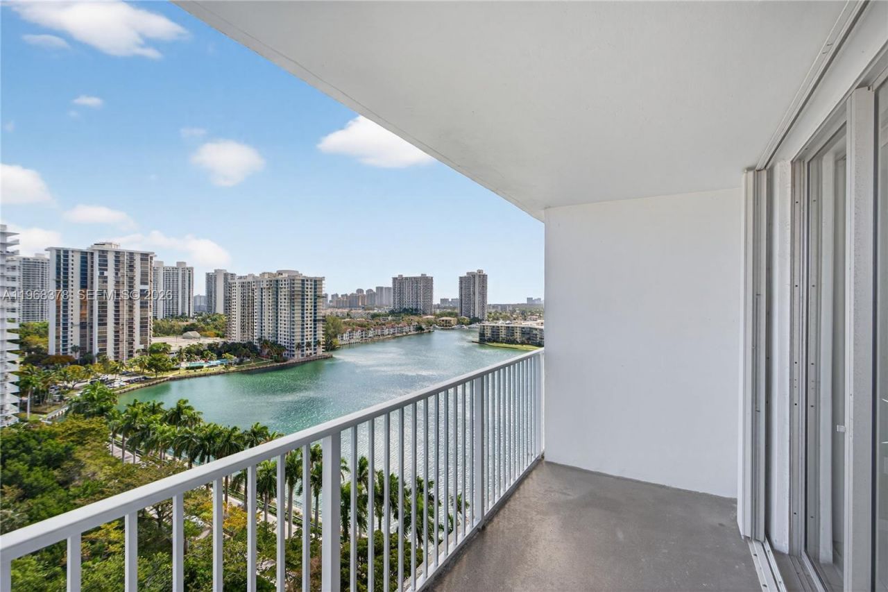 2801 NE 183rd St , Unit 1612W, Aventura, FL 33160 Photo