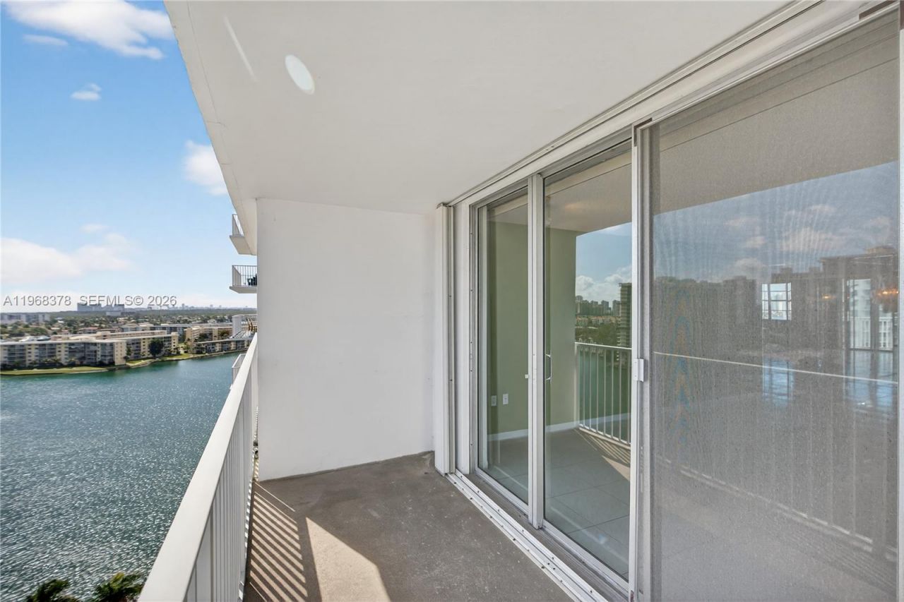 2801 NE 183rd St , Unit 1612W, Aventura, FL 33160 Photo