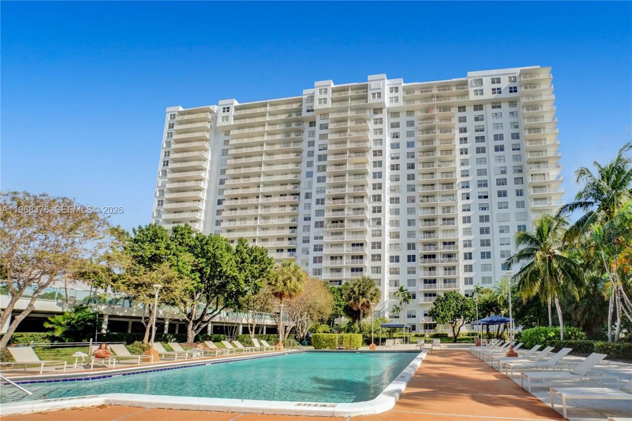 2801 NE 183rd St , Unit 1612W, Aventura, FL 33160 Photo