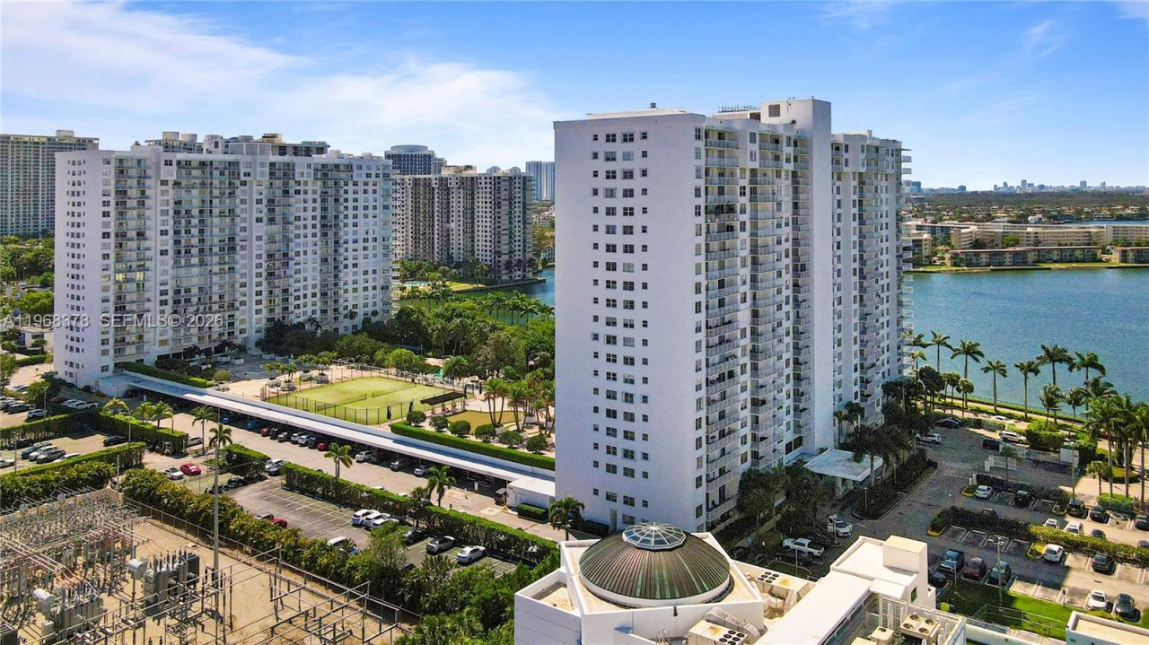 2801 NE 183rd St , Unit 1612W, Aventura, FL 33160 Photo