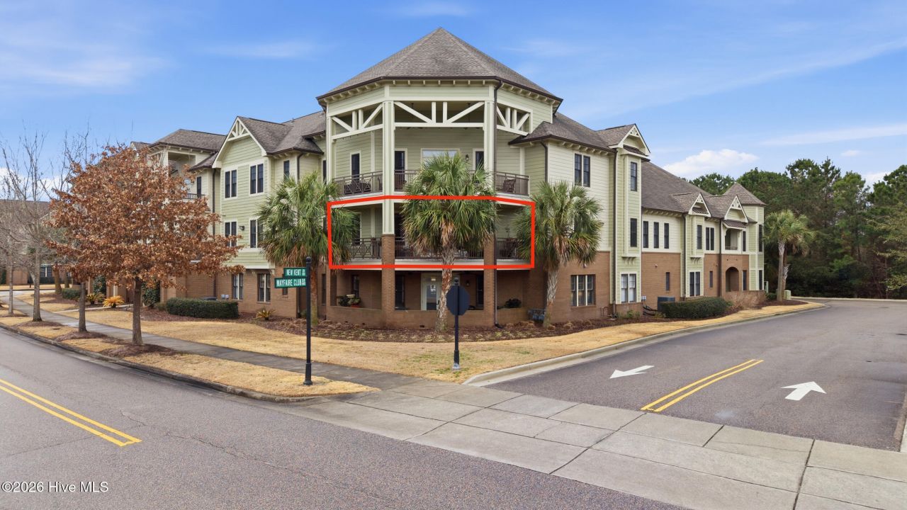 561 Garden Terrace Drive, Unit 203, Wilmington, NC 28405 Main Photo