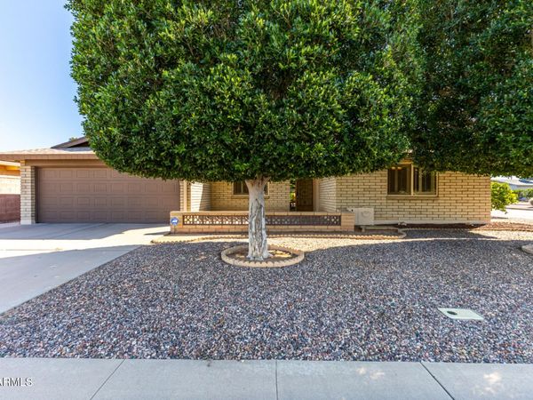 719 S PENROSE Circle, Mesa, AZ 85206