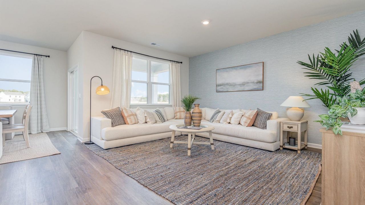 2740 Riverboat Way  Photo 5