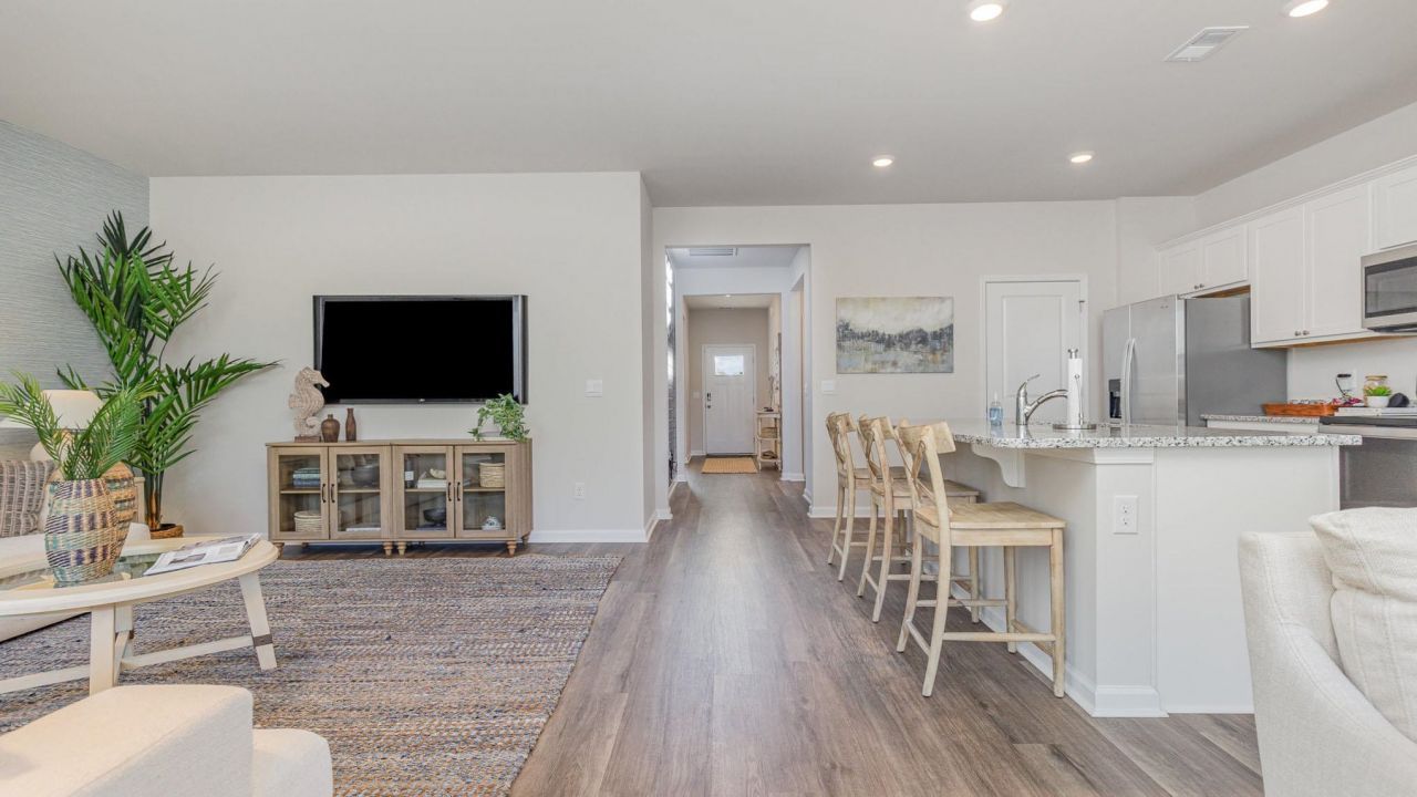 2740 Riverboat Way  Photo 9