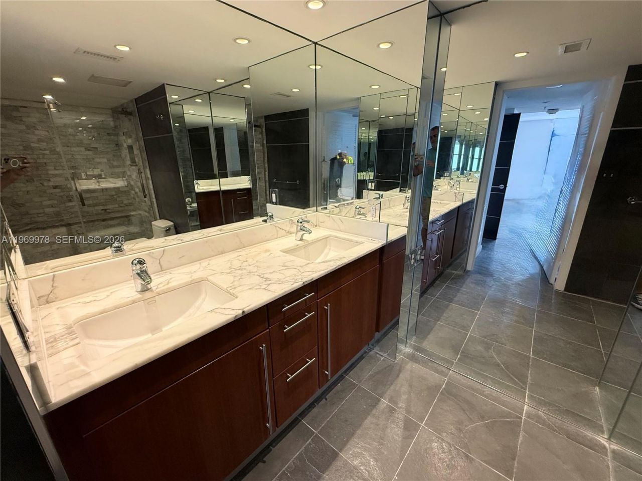 801 N Venetian Dr, Unit 802, Miami, FL 33139 Photo