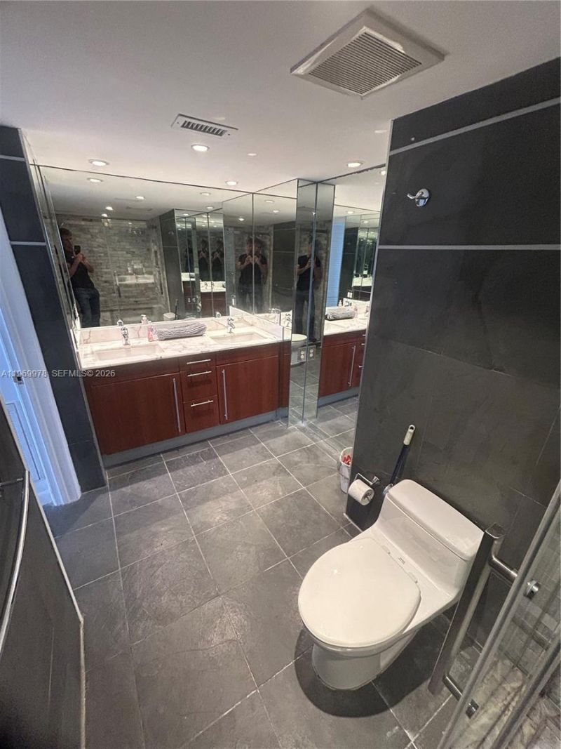 801 N Venetian Dr, Unit 802, Miami, FL 33139 Photo