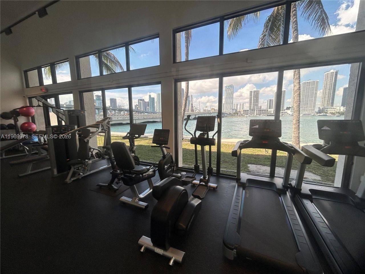 801 N Venetian Dr, Unit 802, Miami, FL 33139 Photo