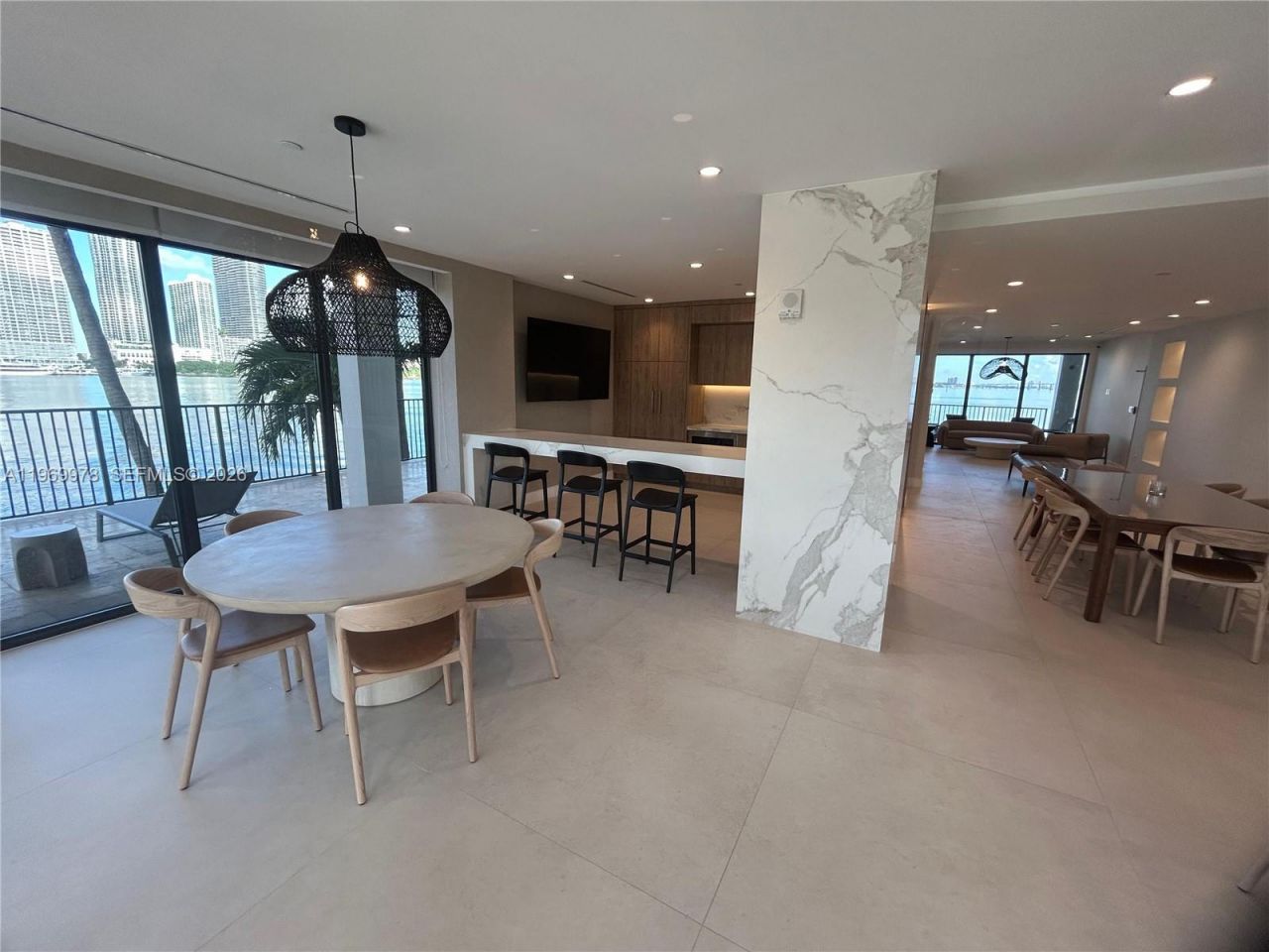 801 N Venetian Dr, Unit 802, Miami, FL 33139 Photo