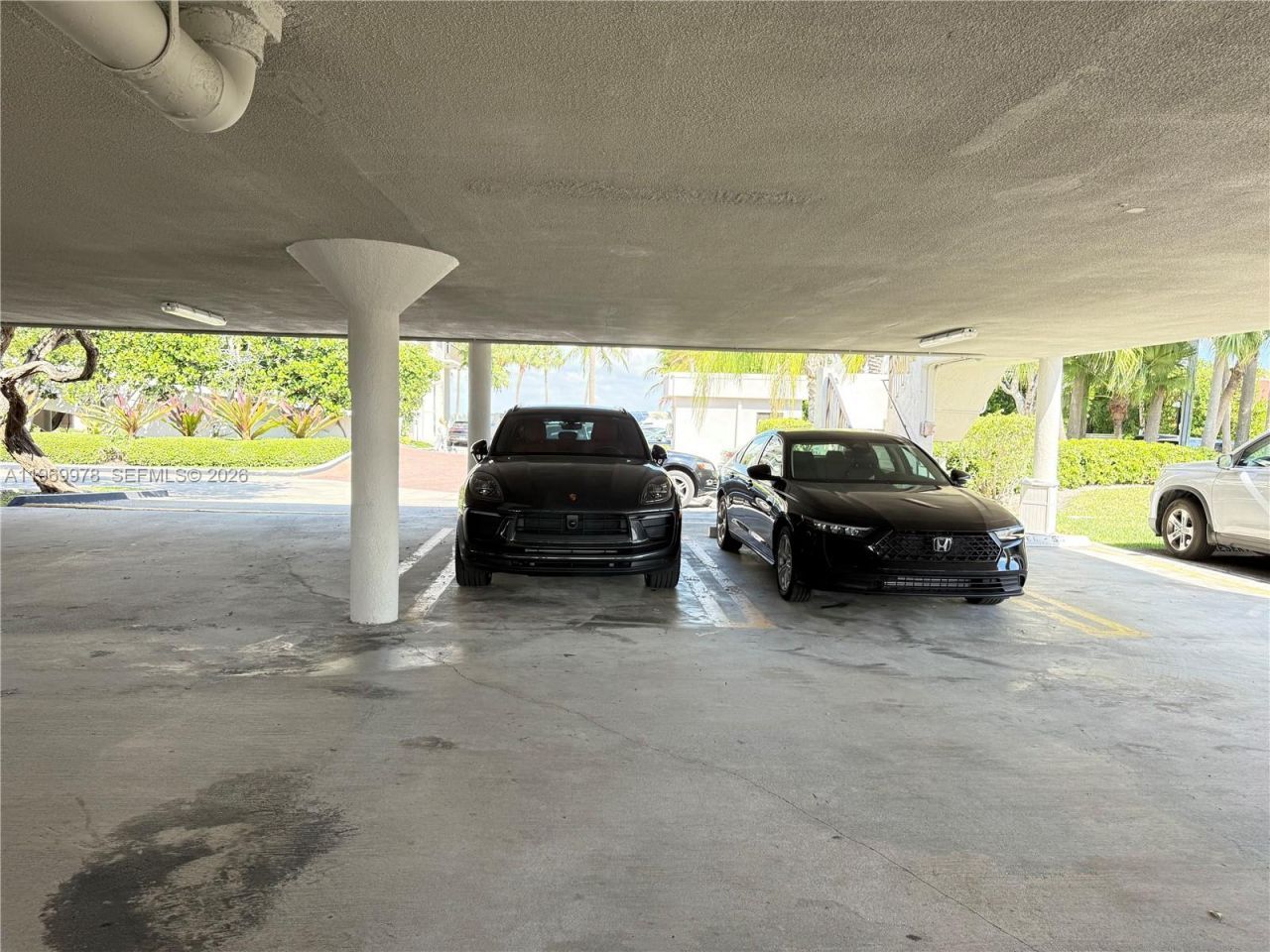 801 N Venetian Dr, Unit 802, Miami, FL 33139 Photo