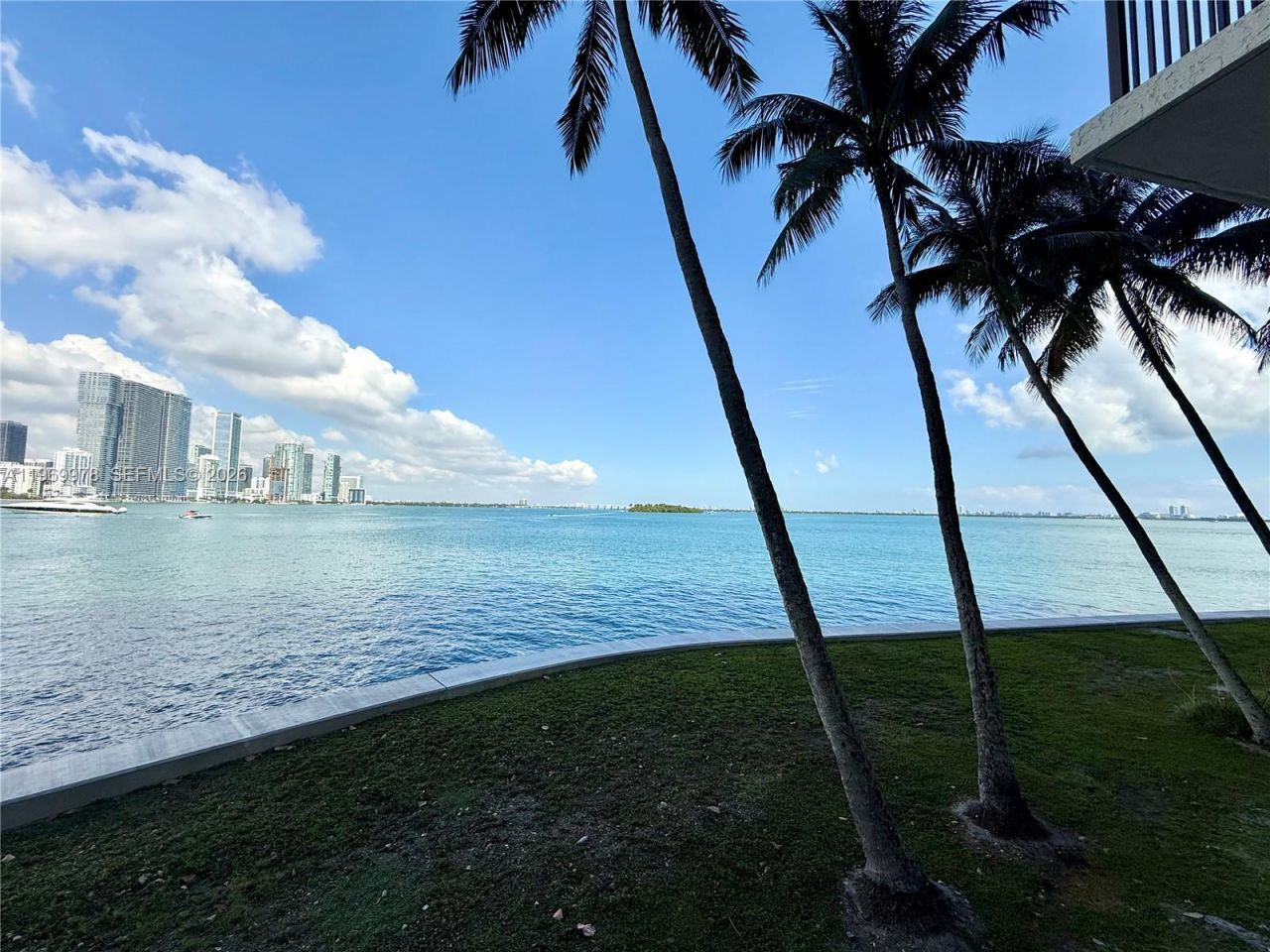 801 N Venetian Dr, Unit 802, Miami, FL 33139 Photo