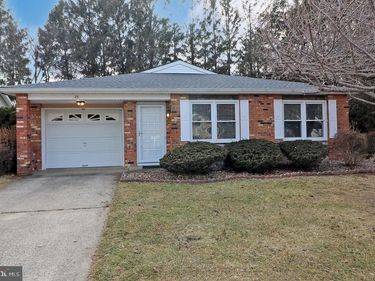 23 ABBEY ROAD, BRICK, NJ 08723