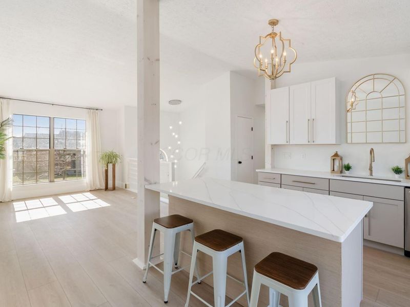 1122 Viewpointe Drive, Columbus, OH 43207 Photo 7