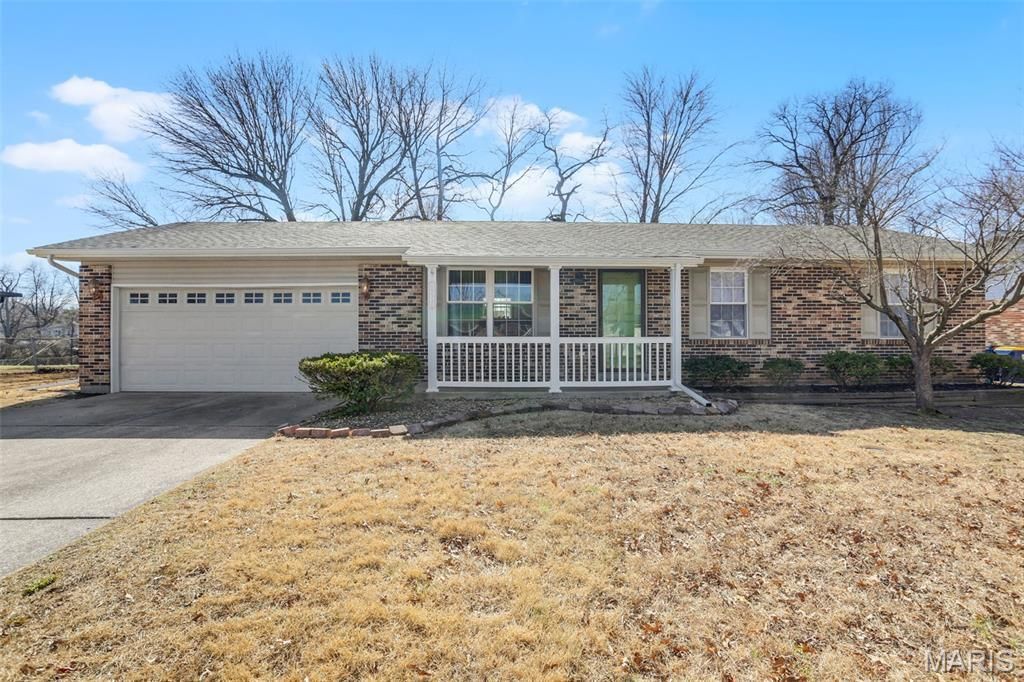 10530 Boylston Drive, Saint Ann, MO 63074 Main Photo