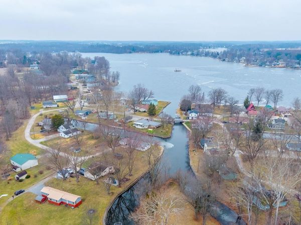 2205 E 770 S Road, Wolcottville, IN 46795