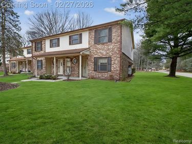 35652 Castlewood Court, Westland, MI 48185