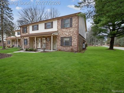 35652 Castlewood Court Westland, MI 48185