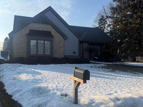 1446 Vistaview Drive, Rochester Hills, MI 48306