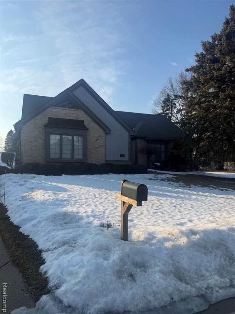 1446 Vistaview Drive, Rochester Hills, MI 48306 Main Photo