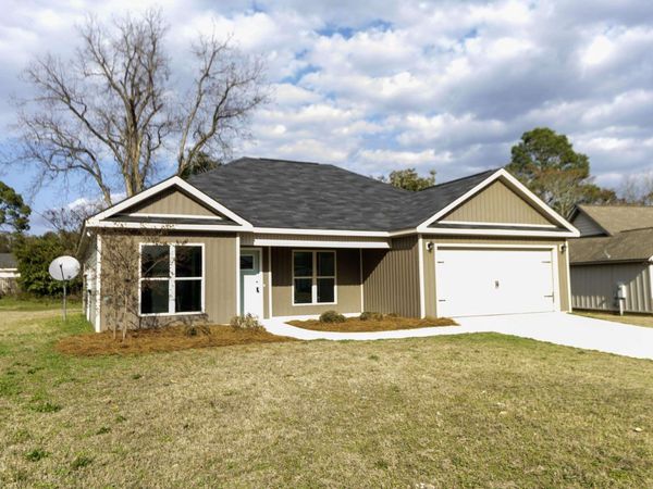 15 Cole Drive, Hawkinsville, GA 31036