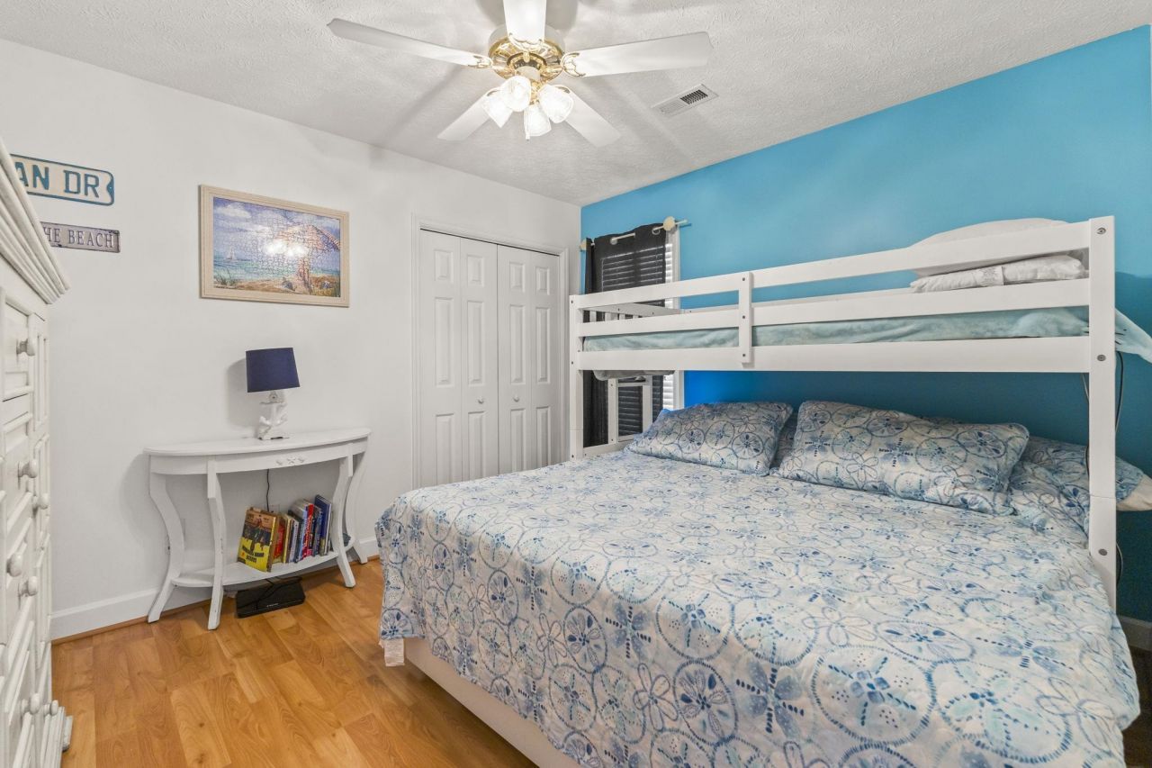 914 Wind Sail Ct. Photo 23