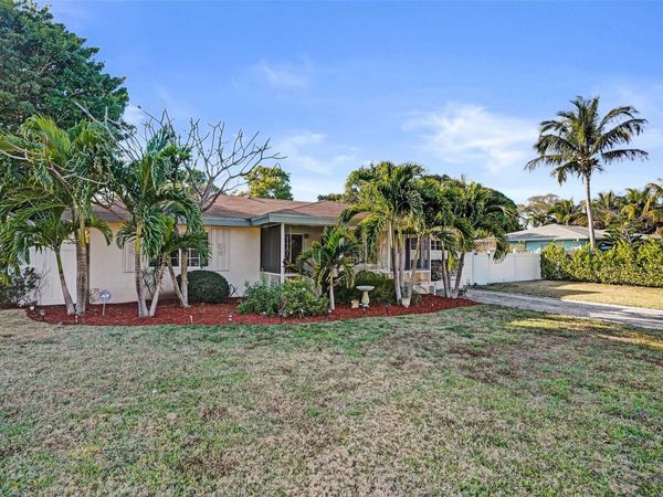 820 SE 4th Ave, Delray Beach, FL 33483