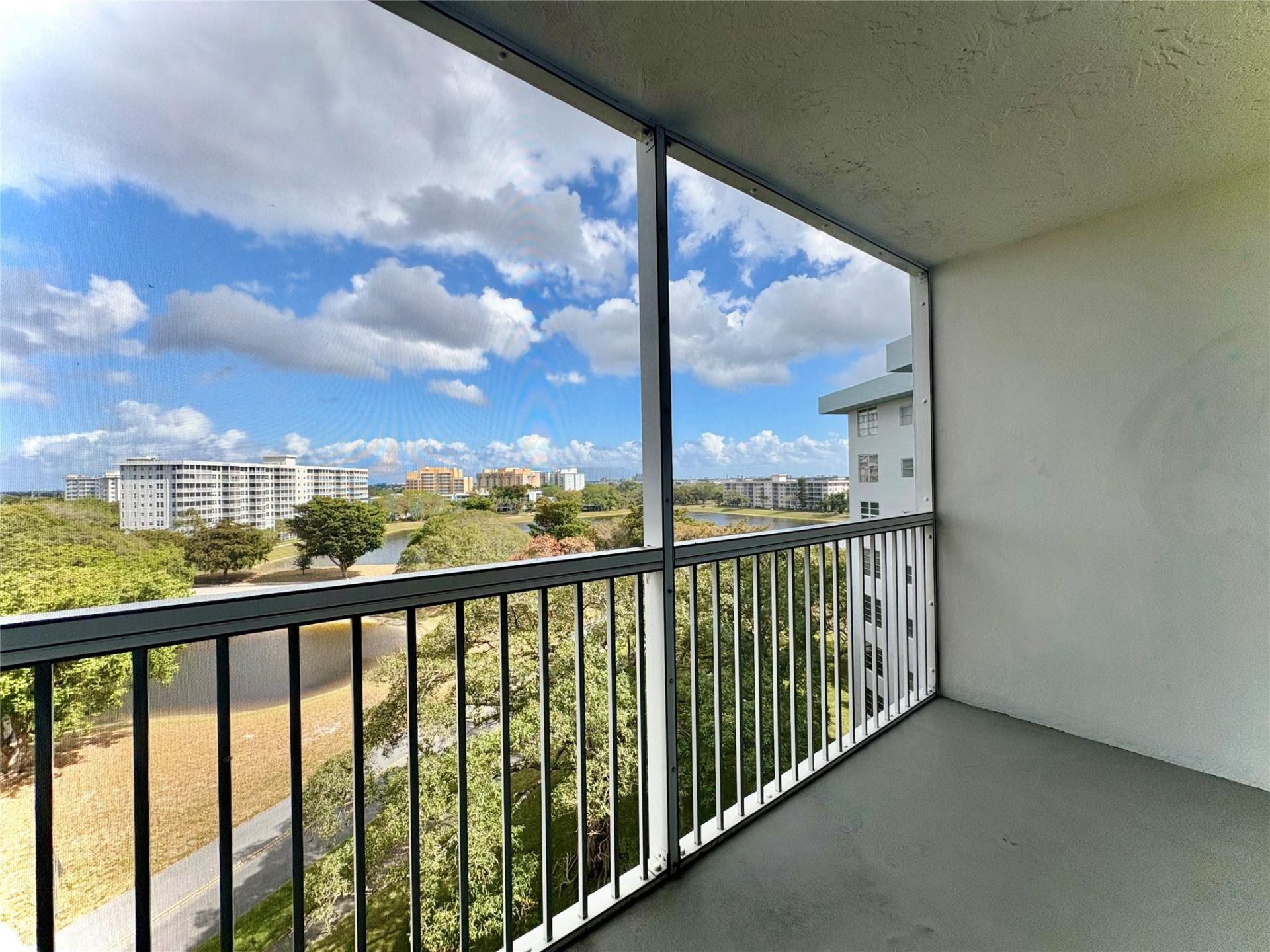 2940 N Course Drive, Unit 810, Pompano Beach, FL 33069 Photo