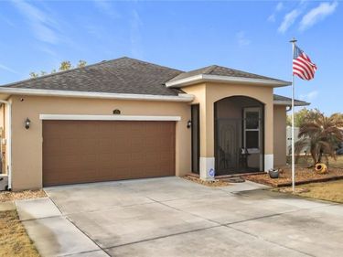 13000 YALE BLUFF DRIVE, GRAND ISLAND, FL 32735