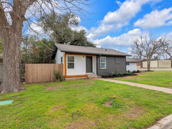 1709 Cecelia ST, Taylor, TX 76574