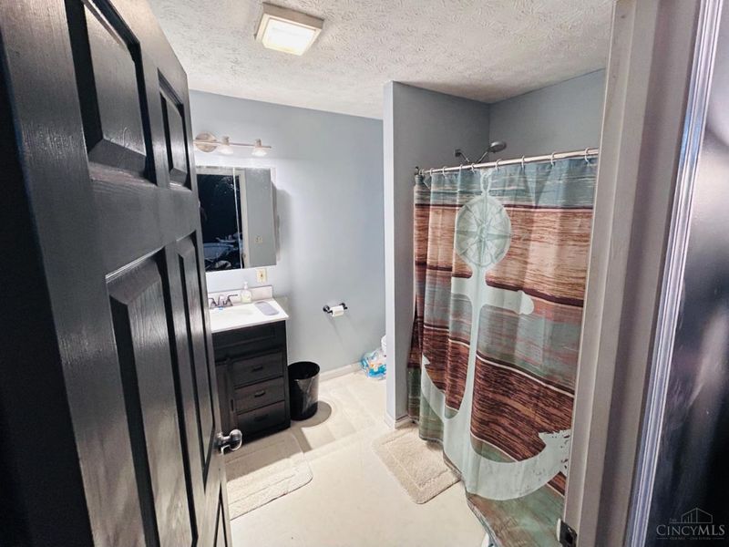 300 Adare Court, Lynchburg, OH 45142 Photo 15