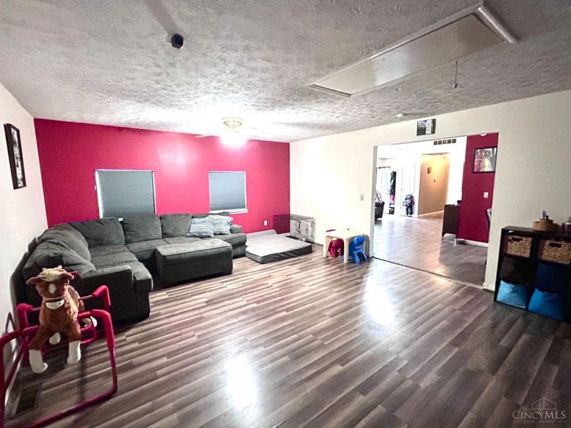 300 Adare Court, Lynchburg, OH 45142 Photo 9