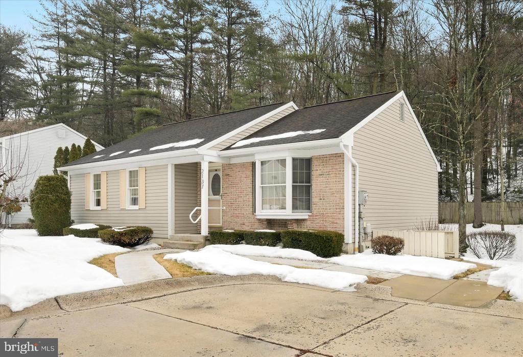 2137 S WOODGLEN ROAD Pottsville, PA 17901