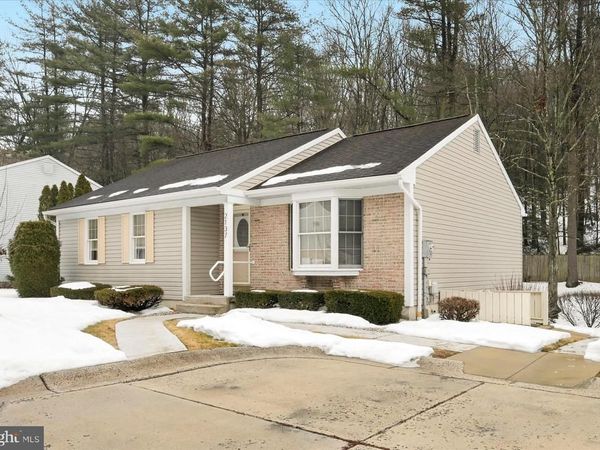 2137 S WOODGLEN ROAD, POTTSVILLE, PA 17901