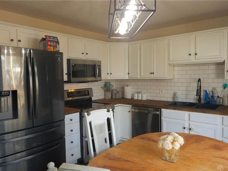 1134 Frayne Drive, New Carlisle, OH 45344 Photo 4