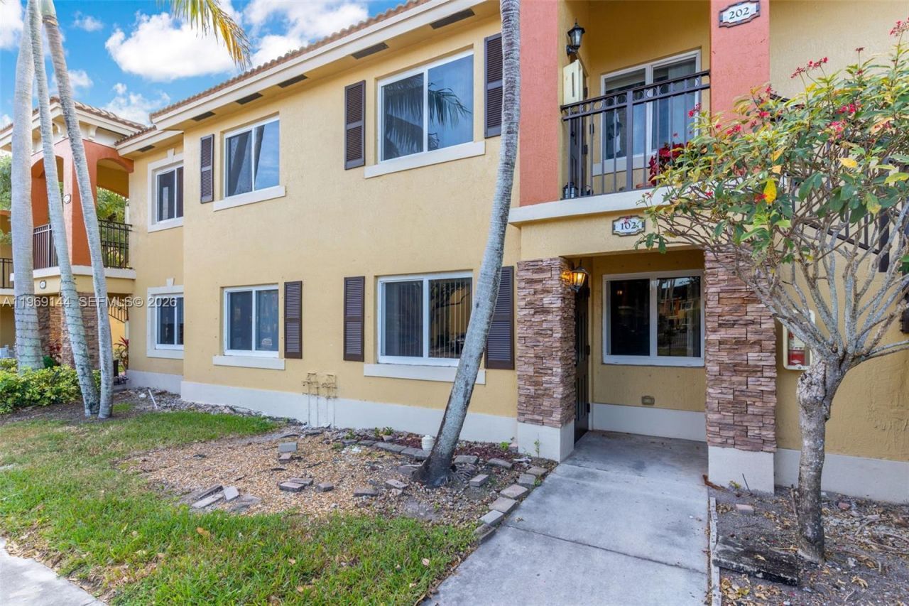 990 NE 33rd Ter , Unit 102, Homestead, FL 33033 Photo