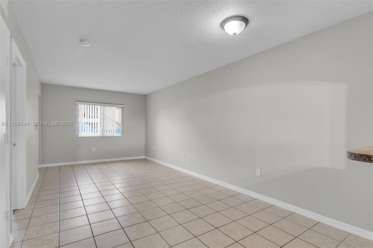 990 NE 33rd Ter , Unit 102, Homestead, FL 33033 Photo