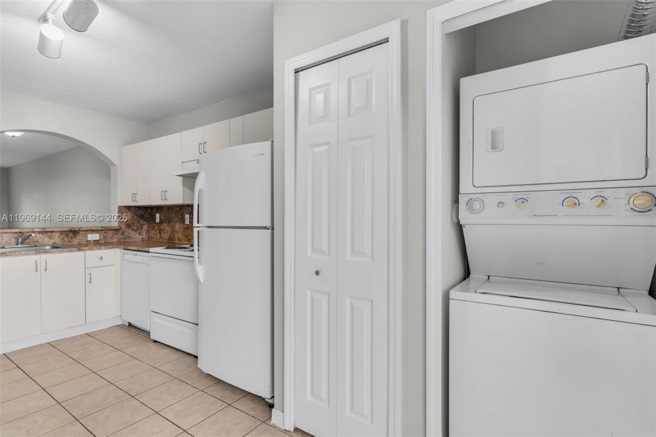 990 NE 33rd Ter , Unit 102, Homestead, FL 33033 Photo