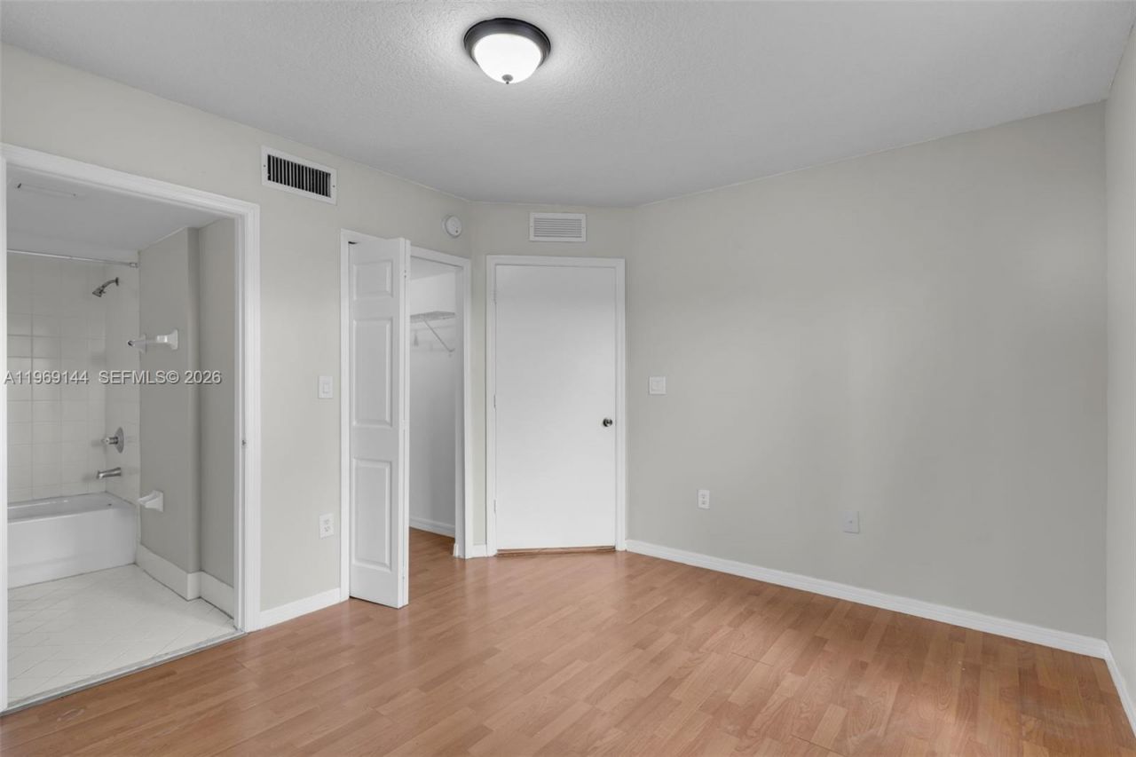 990 NE 33rd Ter , Unit 102, Homestead, FL 33033 Photo