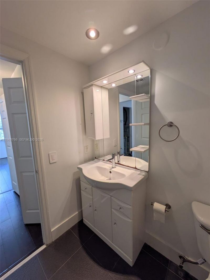 6831 SW 44th St, Unit 302, Miami, FL 33155 Photo