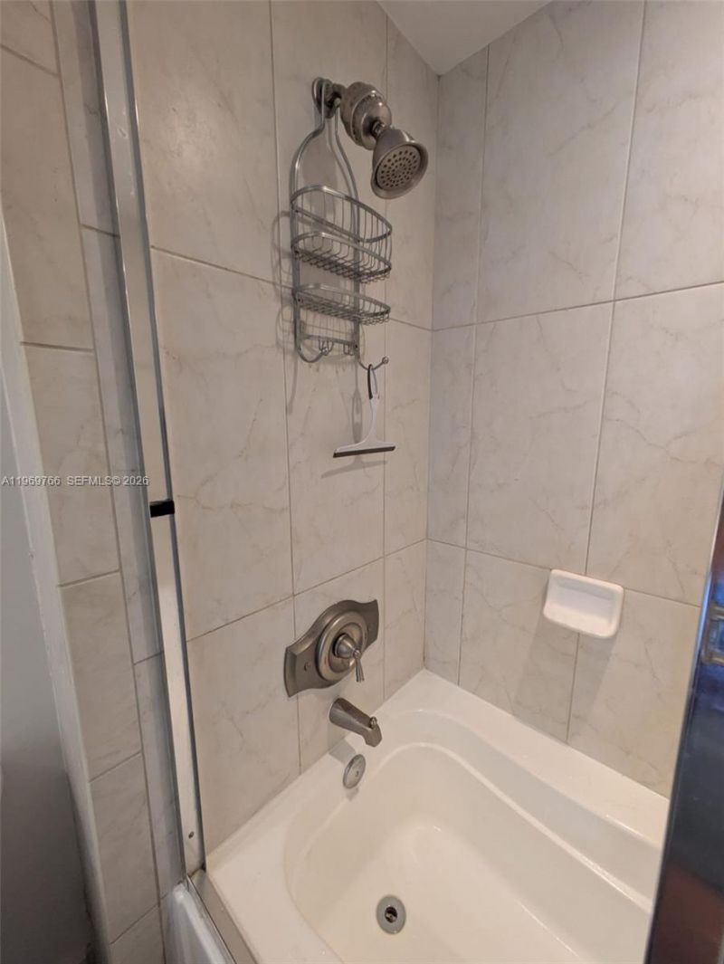 6831 SW 44th St, Unit 302, Miami, FL 33155 Photo